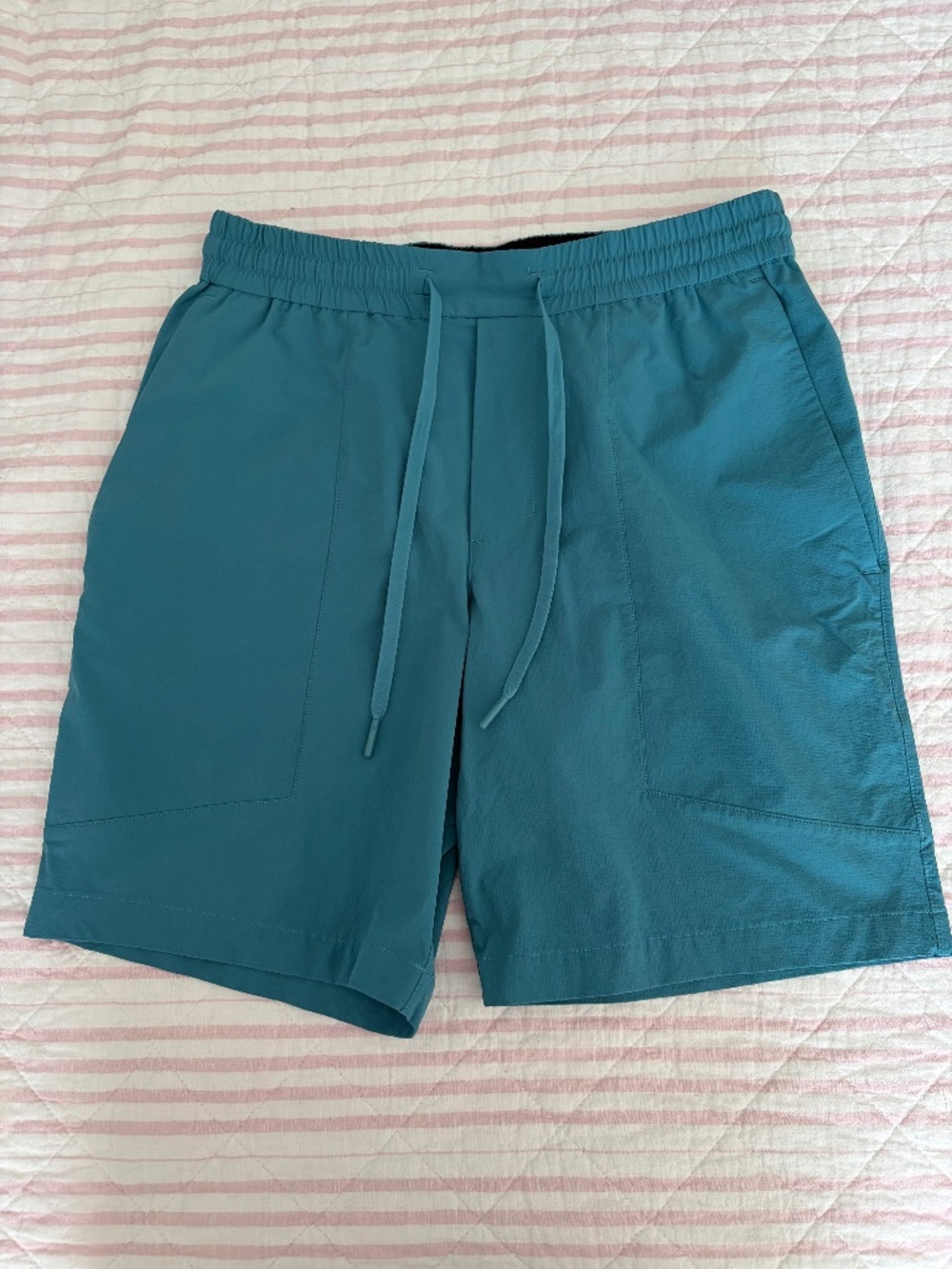 Men's Lululemon Bowline 8" Shorts - Blue, Size M